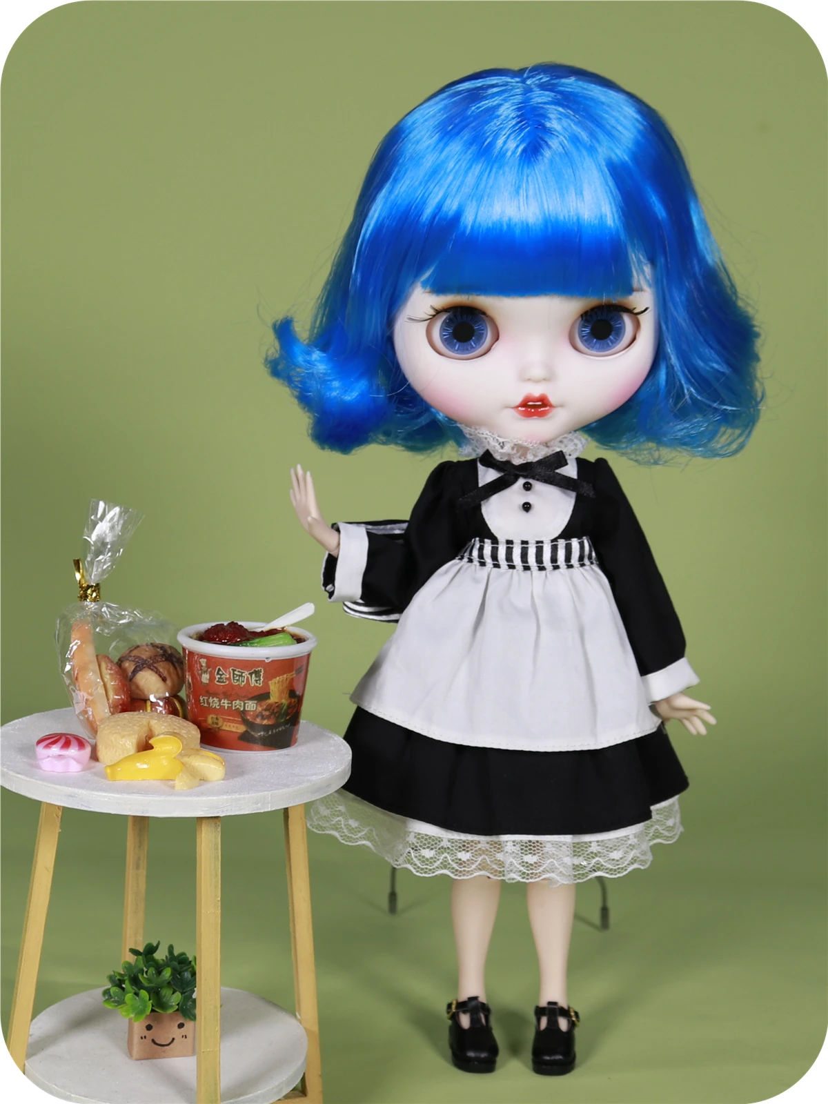 Neo Blythe Doll Vintage Black White Maid Dress 1