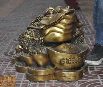 

wedding decoration Old China FengShui Bronze wealth coin Golden Toad bufo spittor statue New Year