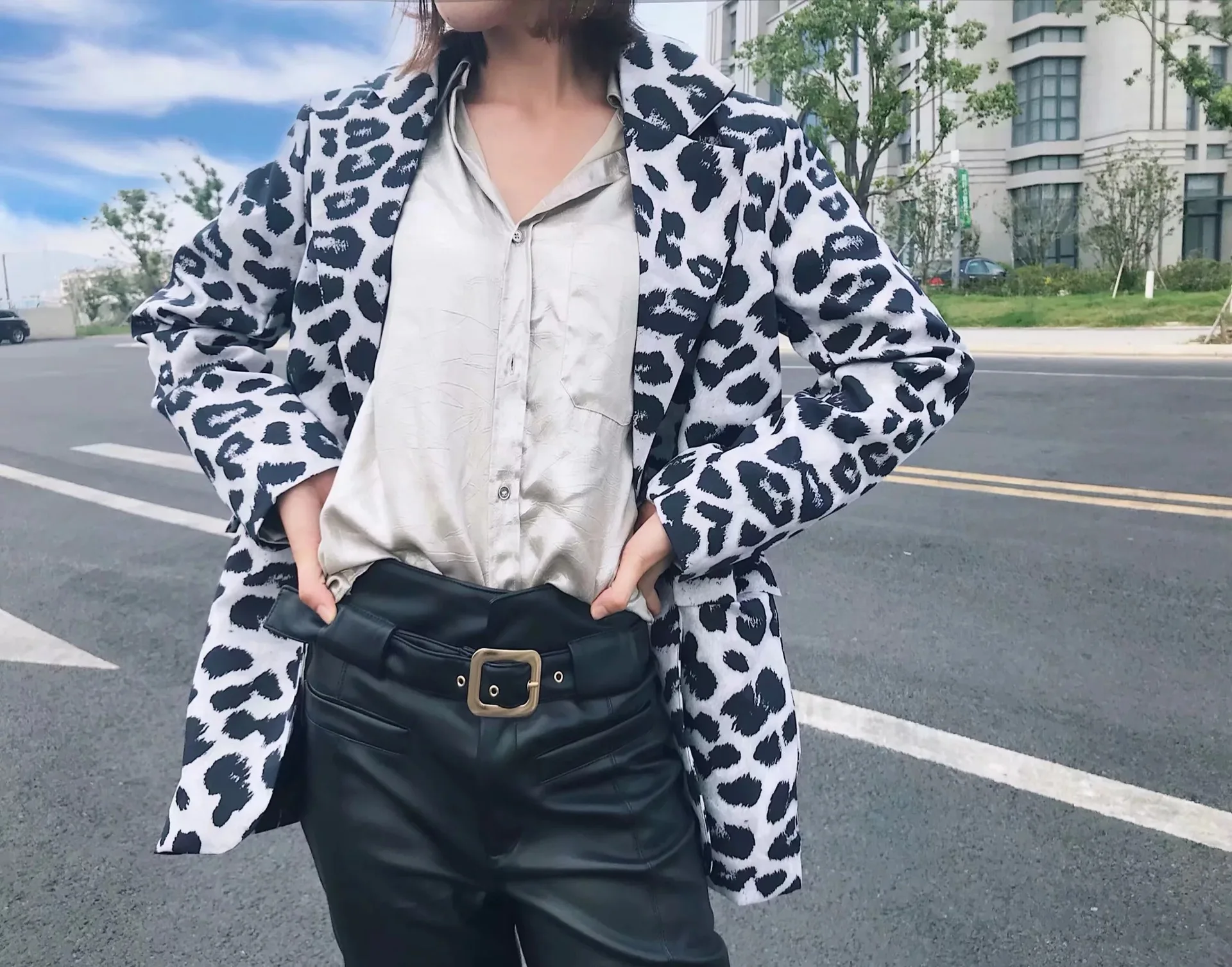 

Hot Selling 2018 Autumn New Style European And American Women's White Leopord Pattern Suit Jacket Versitile Fashion