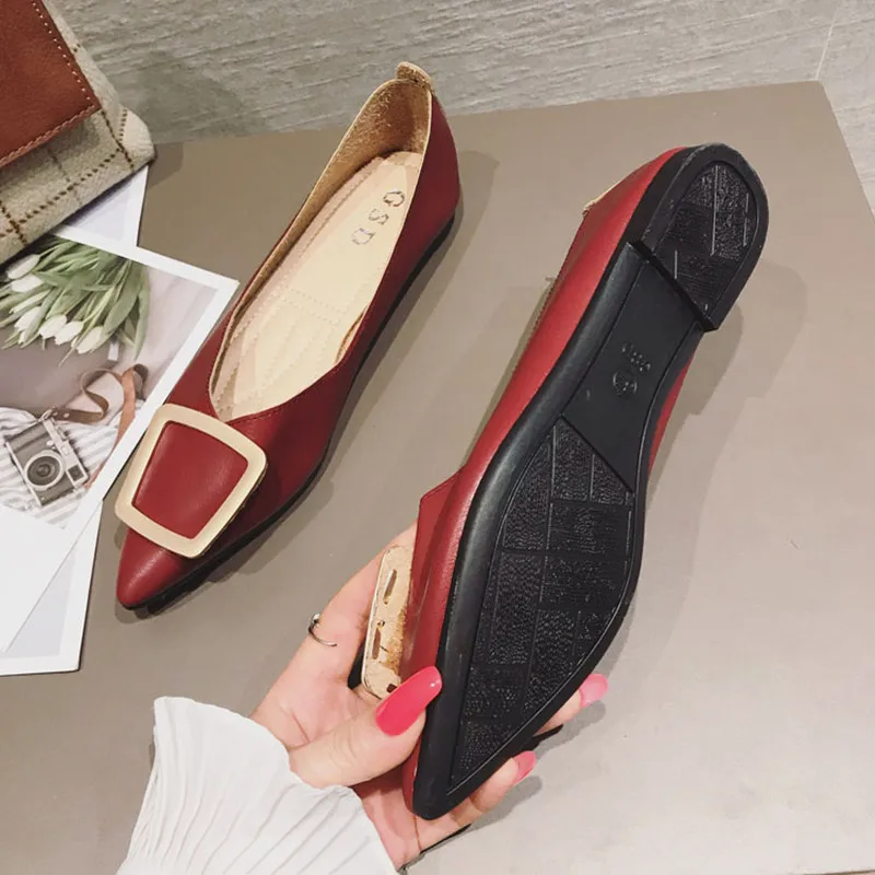 Квадратной металлической пряжкой с острым носком Удобная женская обувь для