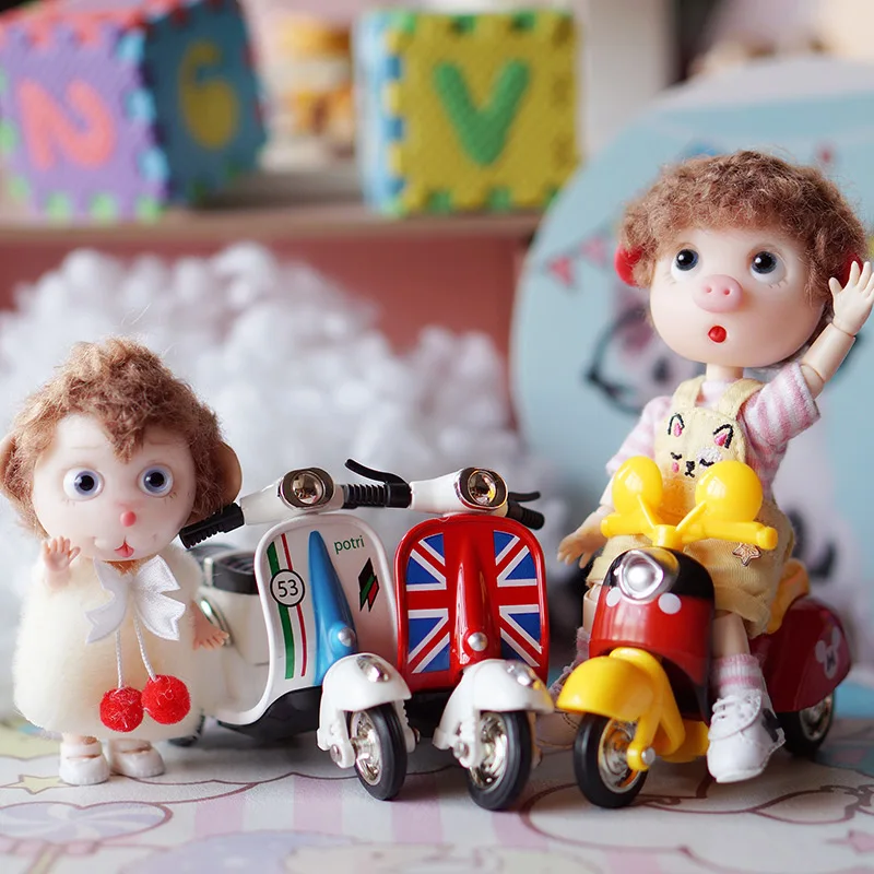 

Ob11 meijie pig 1/8 1/12 BJD baby with confused doll mini motorcycle little sheep Photo props doll Accessories