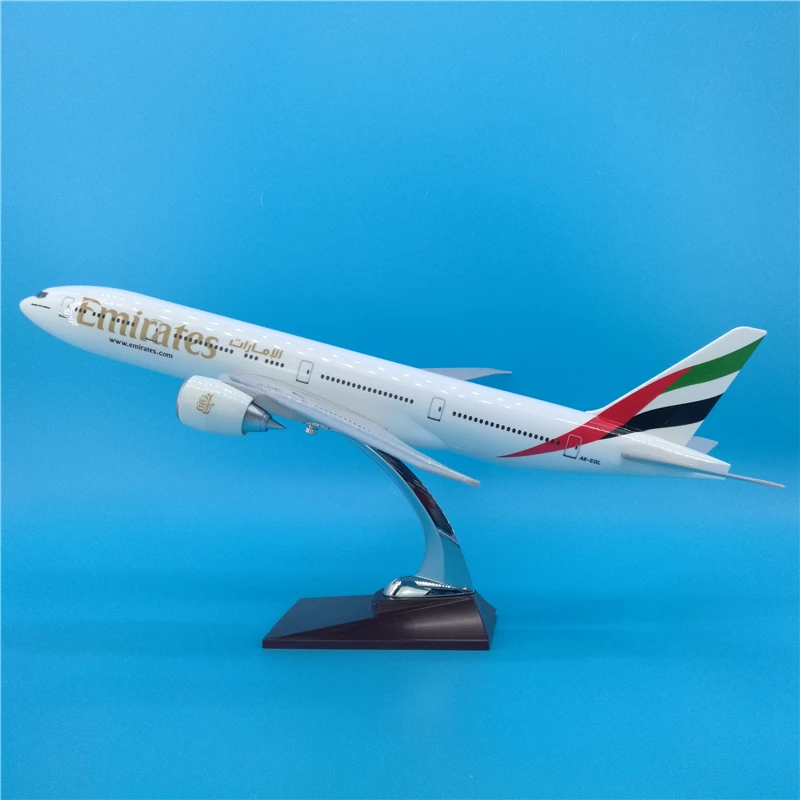 47 см Boeing B777 Emirates Airlines Воздушный самолет авиационная модель игрушки самолетов литья под давлением пластиковая строгальные giftskids
