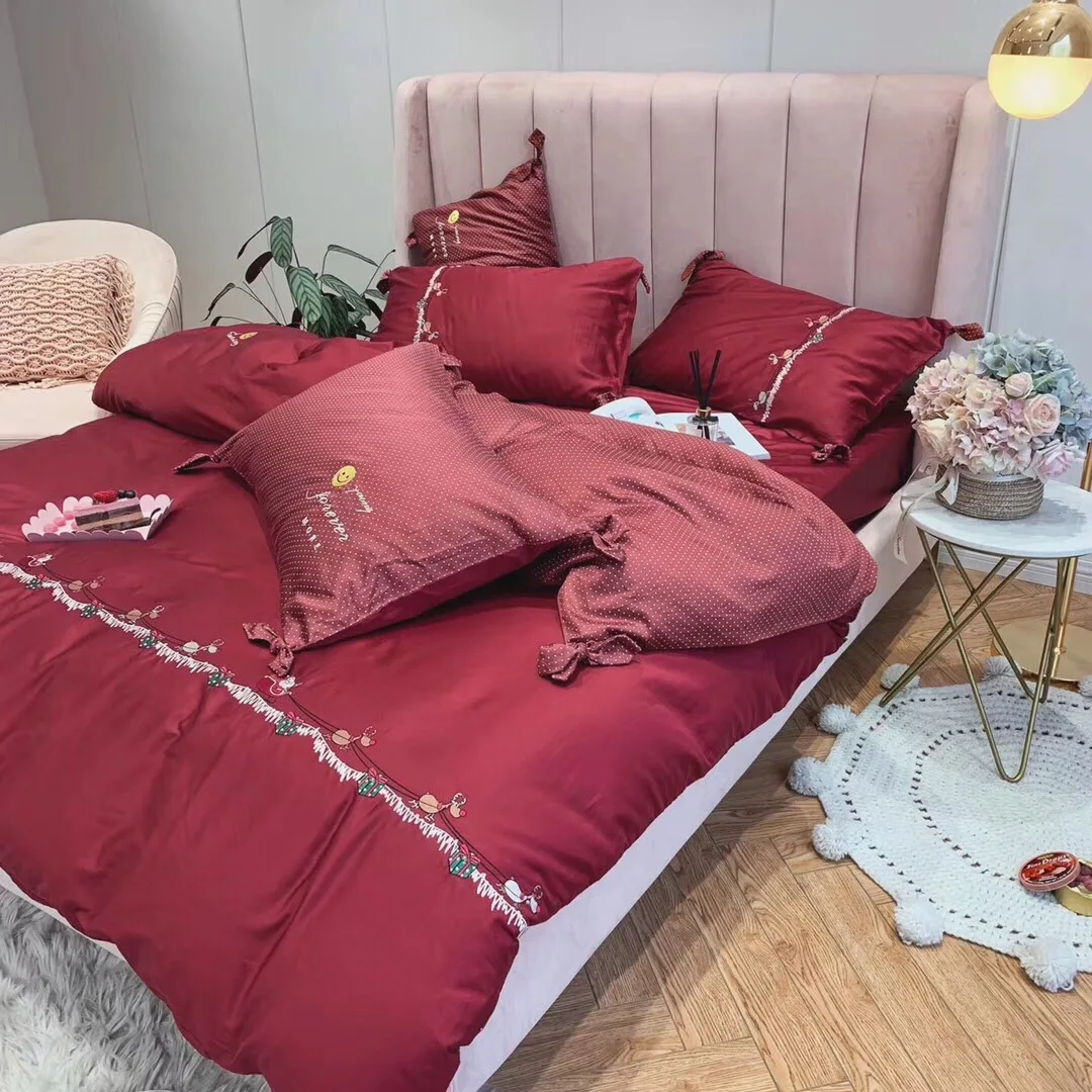 

Christmas Polka Dot Bow 60 Egypt Long-staple Cotton Four-Piece Hipster Cotton Digital Printed Quilt Cover Bedding