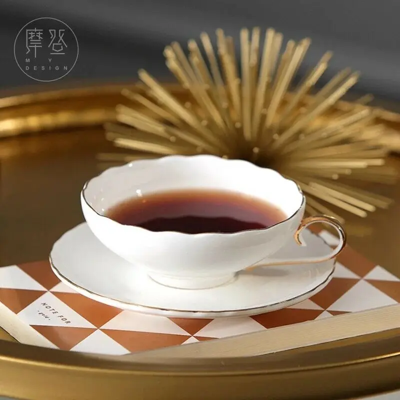 Креативная волна керамическая кофейная чашка и блюдце набор скандинавские простые чисто белые кости Китай Золотой Край черная чайная чашка