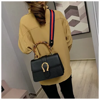

Bamboo woven bag female 2020 new Korean wild wide shoulder handbag fashion shoulder messenger bag retro wine god bag