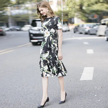 

2020 new product short sleeve lace-up summer new European and American fashion temperament stitching flabbergasted dress