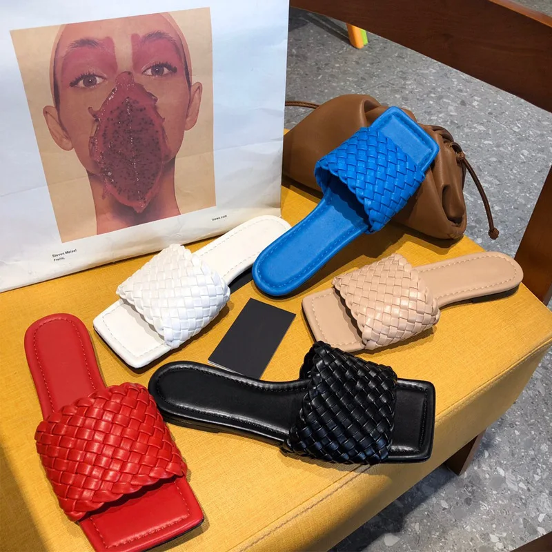 

Spring and summer new flat slippers female word wear fashion square head braided bread European and American sandals
