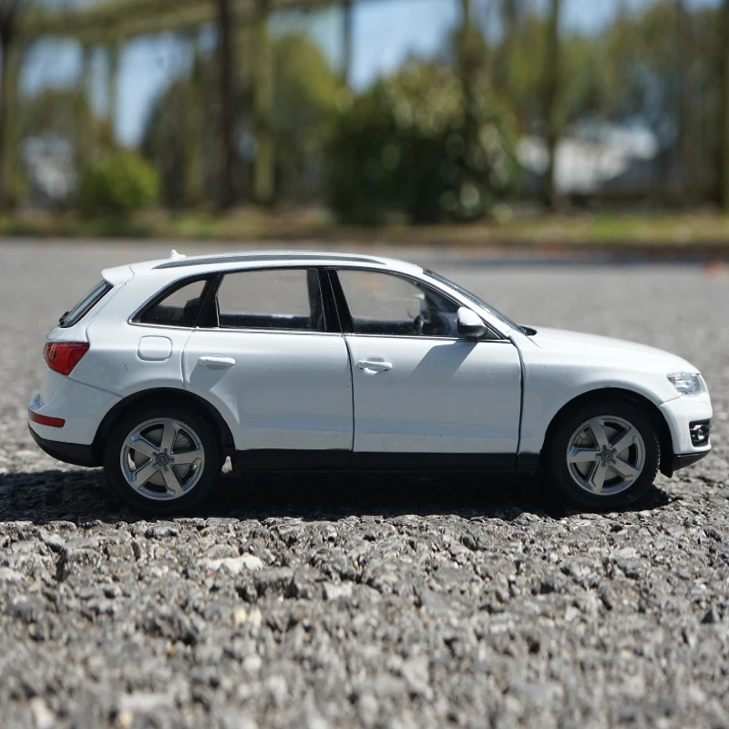 Модель спортивного автомобиля WELLY 1:24 Audi Q5 SUV модель из сплава украшение коллекция