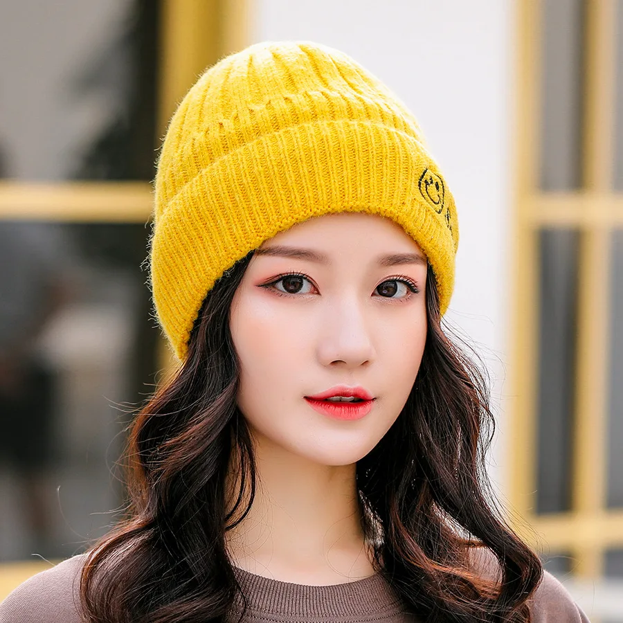 COKK Новые простые зимние шапки бини для женщин зимние теплые шапки Skullies Gorros женская шапка с вышитым смайликом плюшевый бархат