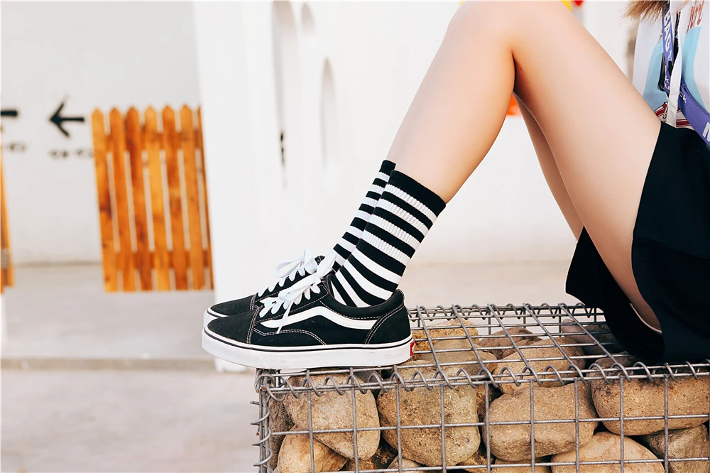 Neue Kuh Schöne Harajuku Japanischen Stil Baumwolle Frauen Gestreiften Solide Atmungs Casual Cartoon Socken Weiß Schwarz Dropship – Detail 4