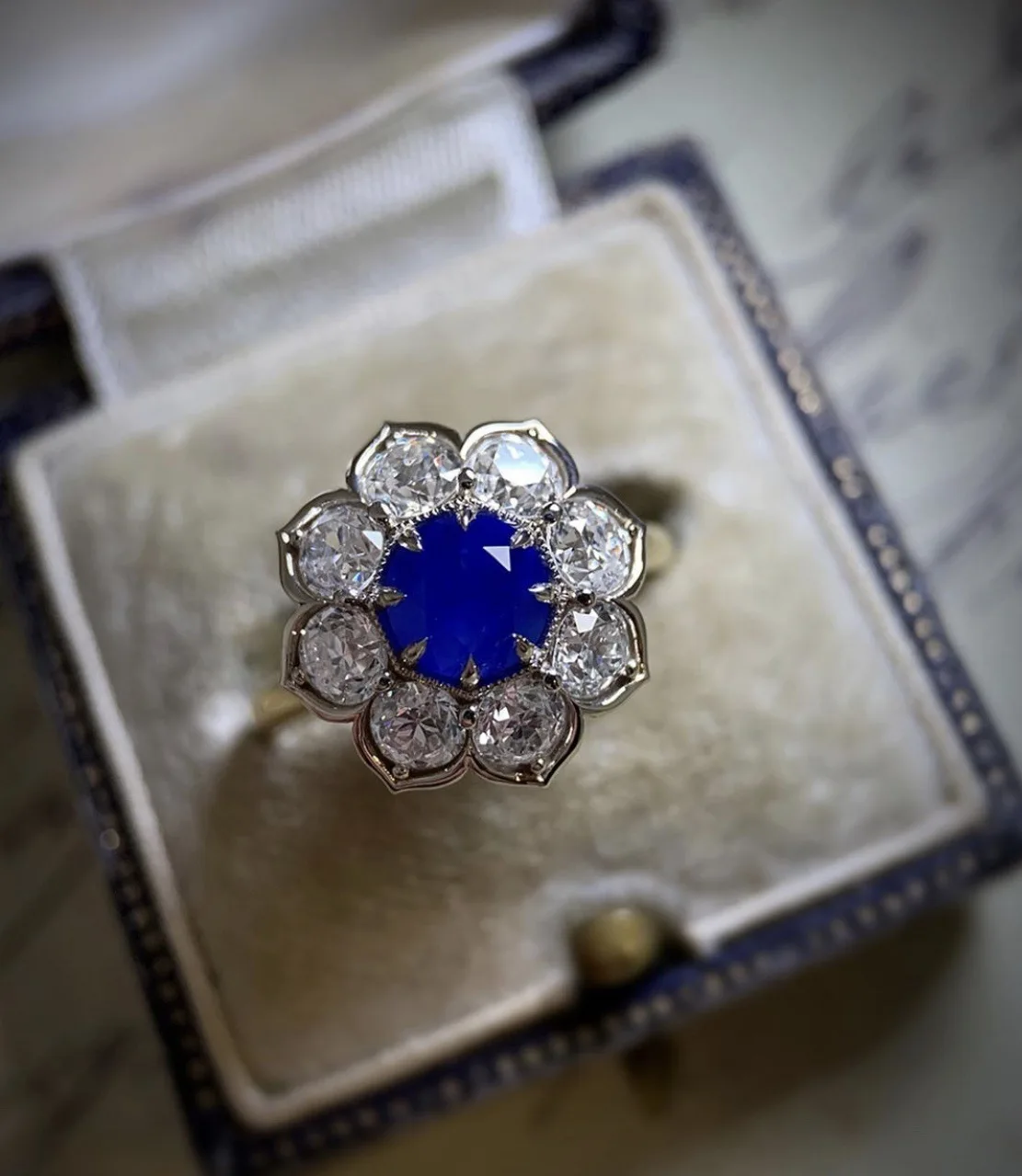 

Simple Creative Lotus Shape Blue Round Stone Ring for Women Jewelry