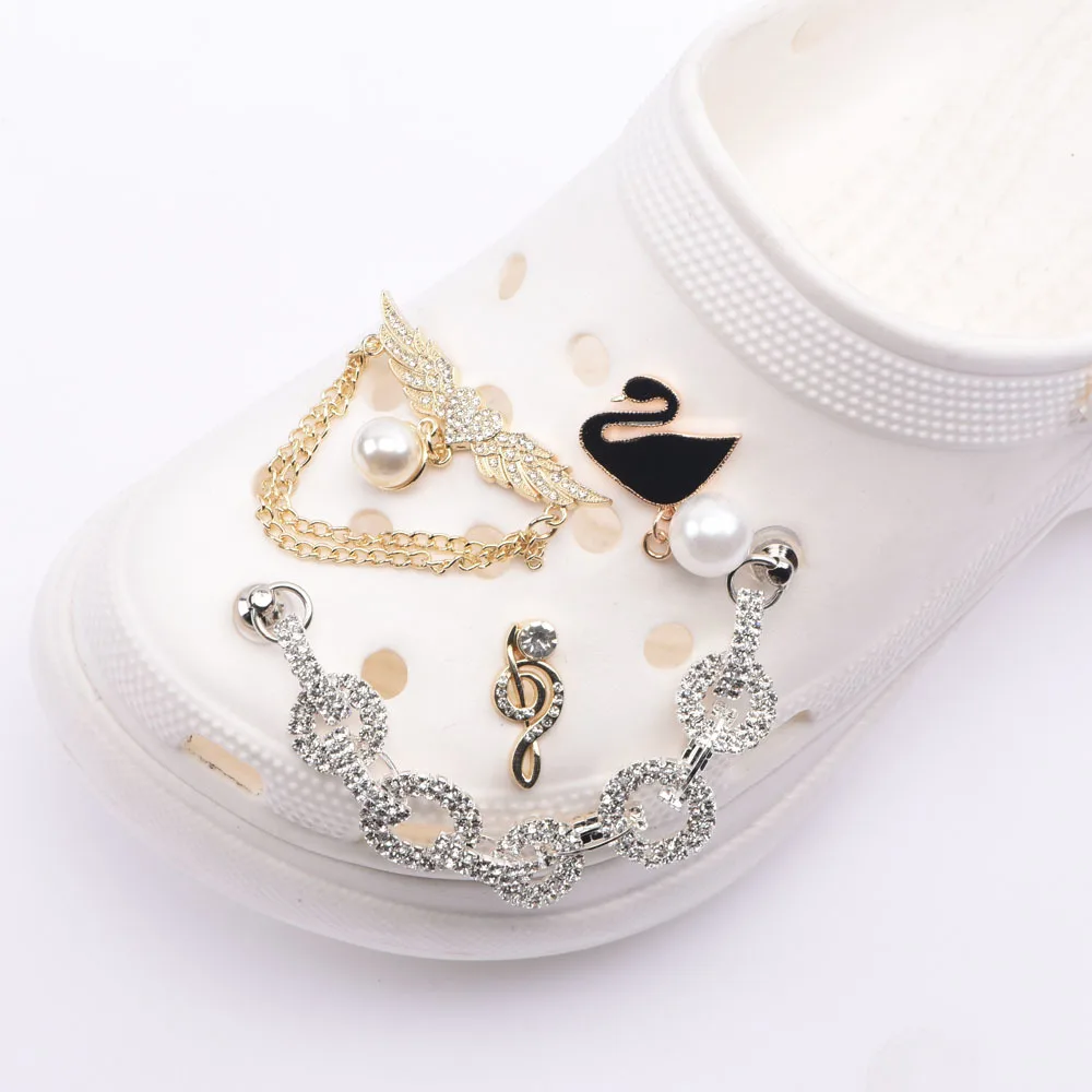 1 PCS Fashion Shoes Charms Designer Croc Charms Bling Rhinestone Girl Gift  Glow Clog Decaration Metal Love Butterfly Accessories - AliExpress