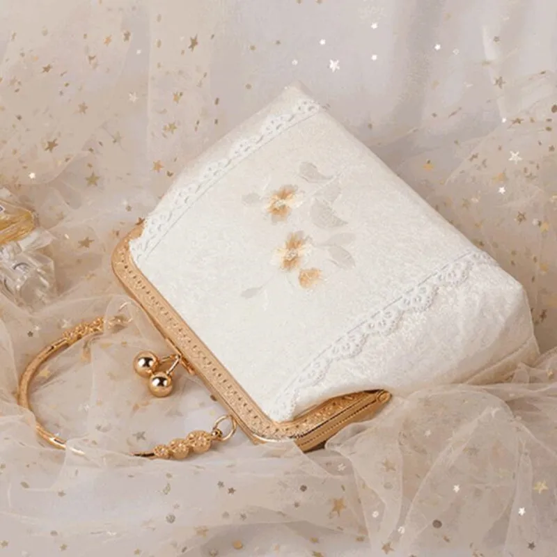 後払い手数料無料】 vintage 花柄 クロスステッチ刺繍×レザー クラッチ