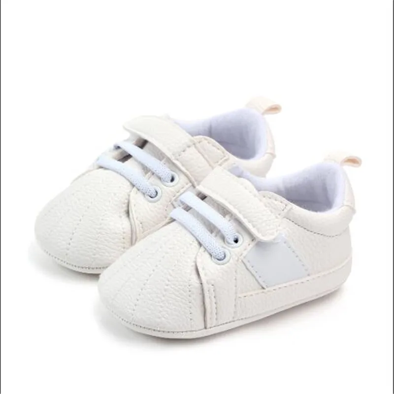 Новинка; детская обувь для младенцев из искусственной кожи; обувь для первых шагов на мягкой подошве; повседневная обувь для новорожденных; кроссовки; спортивная обувь для мальчиков