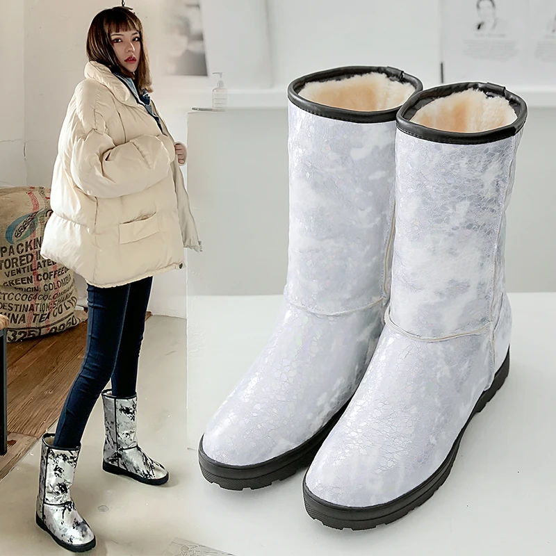 Новые женские зимние ботинки; кожаные зимние ботинки на плоской платформе; женская зимняя обувь с круглым носком; Плюшевые ботинки для девочек; цвет белый, черный; 38