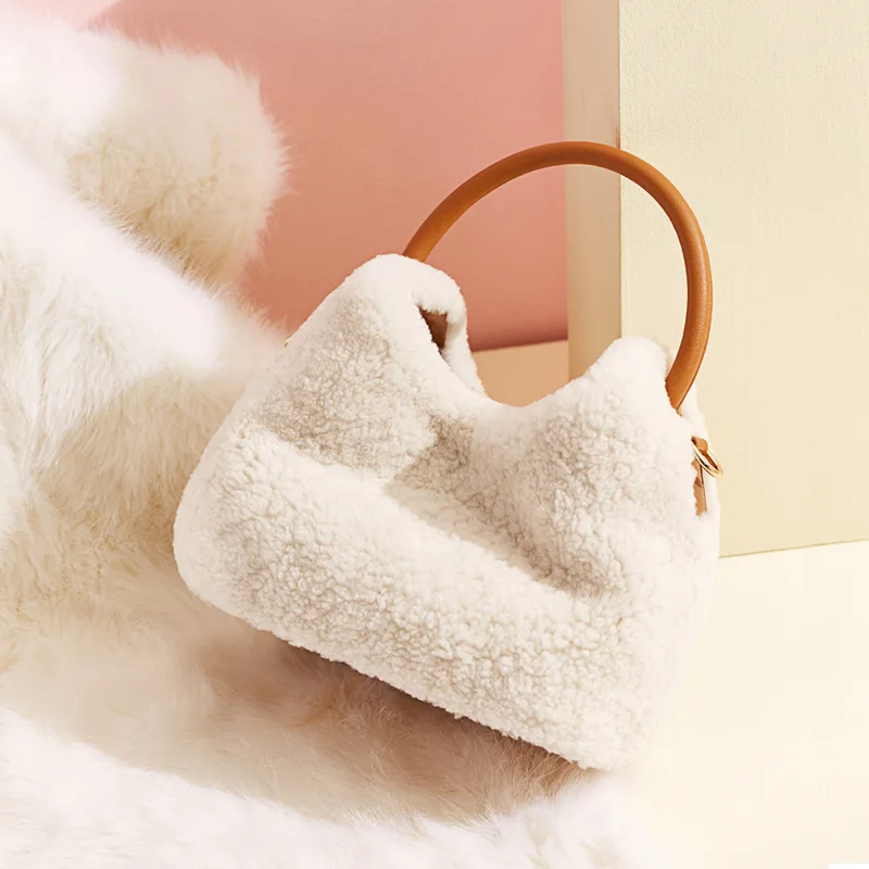 

Leather handbags autumn and winter new European and American shoulder diagonal bag lambskin handbag fashion large capacity bag