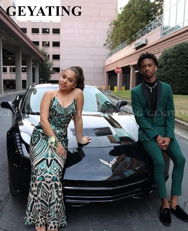 Sexy V-hals Backless Mermaid Emerald Green Prom Dresses met Bandjes Zwart Girl Graduation Gowns Plus Size Semi Formele Gala Jurk Sexy V-hals Backless Mermaid Emerald Green Prom Dresses met Bandjes Zwart Girl Graduation Gowns Plus Size Semi Formele Gala Jurk
