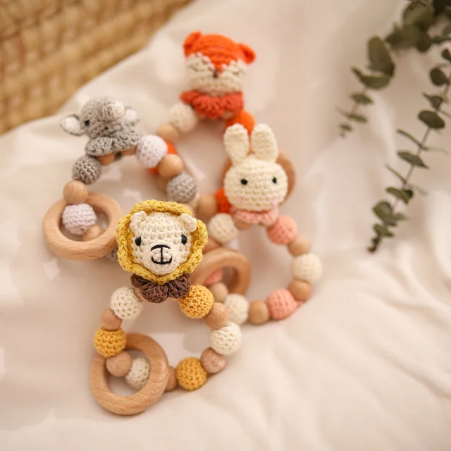 1 Pc Wooden Natural Crochet Baby Infant Teether Teething Ring Bracelet Toys Animal Shaped Nursing Bracelet Rattle Gift for Kids 1