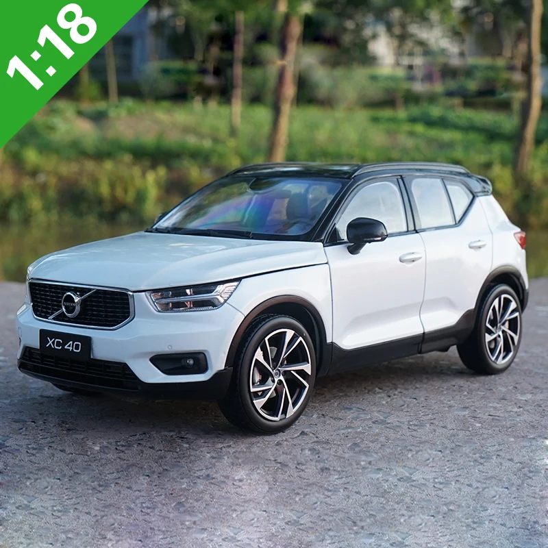 1:18 высокое тщательное VOLVO XC40 сплав модель автомобиля статические металлические модельные автомобили с оригинальной коробкой - Цвет: Белый