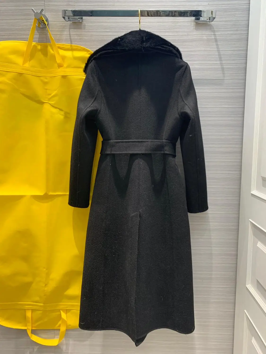 

106697 dark black 2020 new women