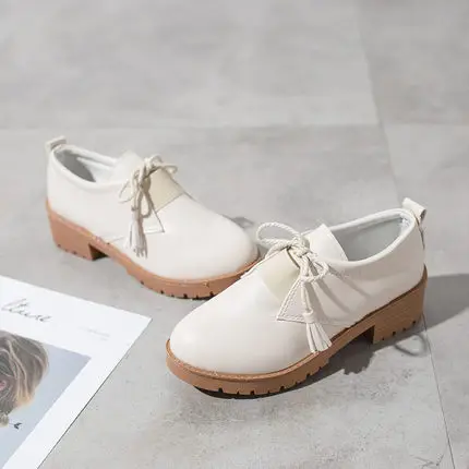 Новая Корейская версия британской стороны с одной обувью модная удобная обувь на квадратном каблуке с бантом - Цвет: Бежевый