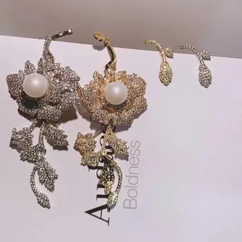 

Luxury Flower Asymmetry Drop Dangle Pearl Earrings For Women Full Cubic Zirconia Earrings Jewelry pendientes mujer moda E9319
