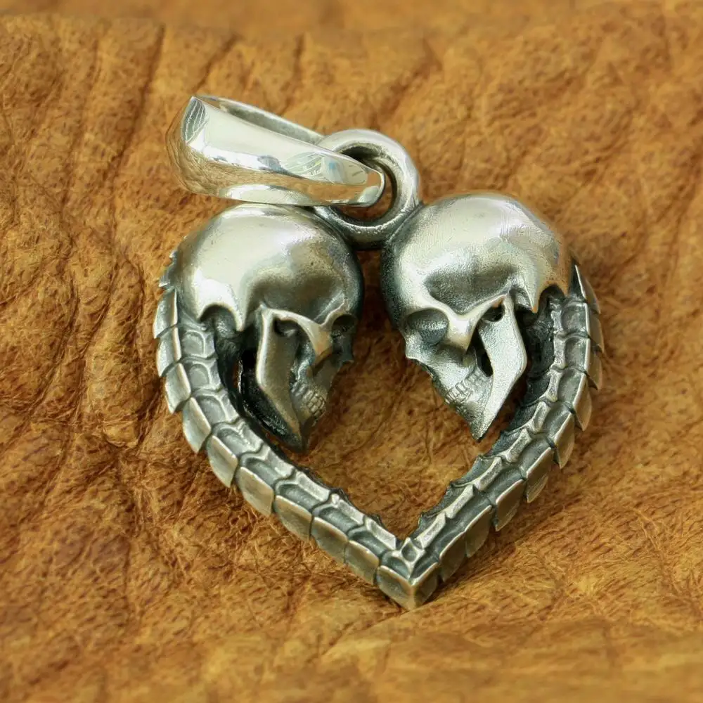 LINSION 925 Sterling Silver Double Skulls Heart Pendant Mens Biker Pendant TA168 JP