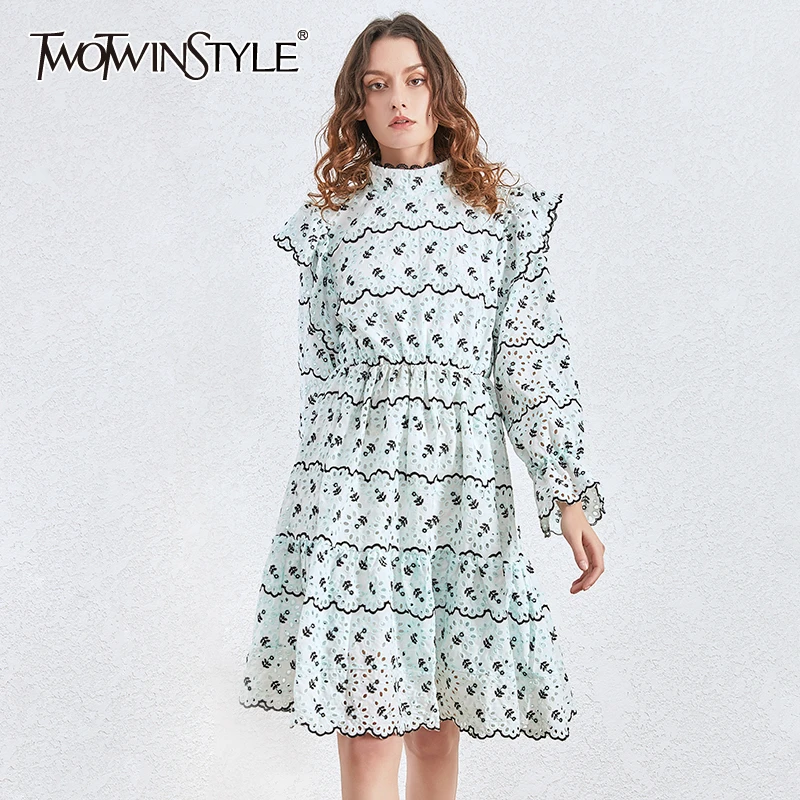 Twotwinstyle Casual Print Ruches Jurk Vrouwen Stand Kraag Flare Lange Mouwen Hoge Taille Ruches Jurken Vrouwelijke Kleding 2020 Tij Twotwinstyle Casual Print Ruches Jurk Vrouwen Stand Kraag Flare Lange Mouwen Hoge Taille Ruches Jurken Vrouwelijke Kleding 2020 Tij