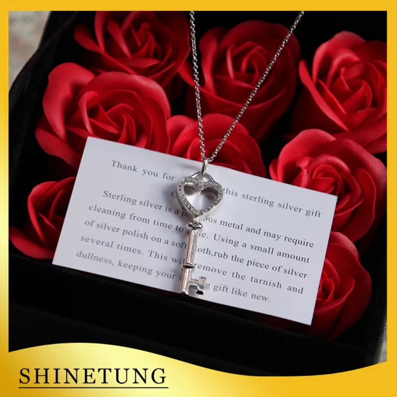 

1: 1 Original Model S925 Sterling Silver Necklace Fashion Love Key Zircon Pendant Necklace Ladies LOGO Jewelry Birthday Gift