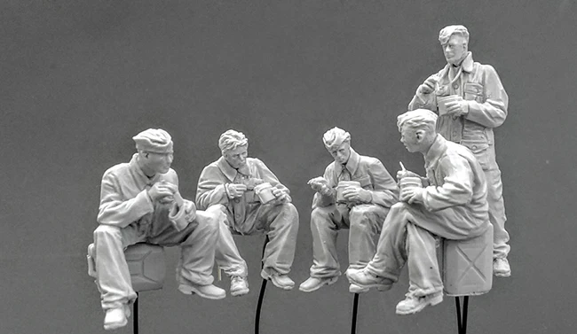 1/35  ancient crew include 5  rest   Resin figure Model kits Miniature gk Unassembly Unpainted