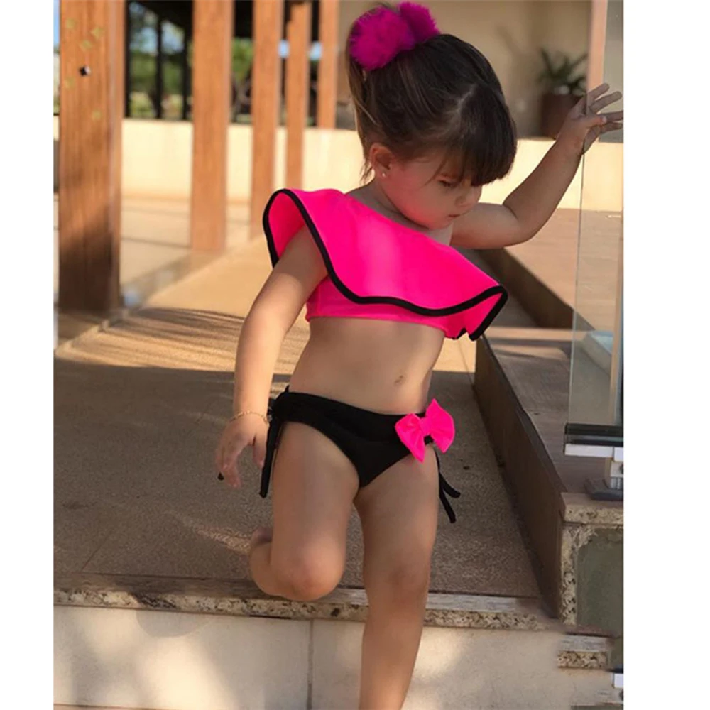 Летний комплект бикини для маленьких девочек; купальный костюм из двух предметов; детский купальник с оборками и бантом; праздничный костюм в пляжном стиле; комплект одежды для купания