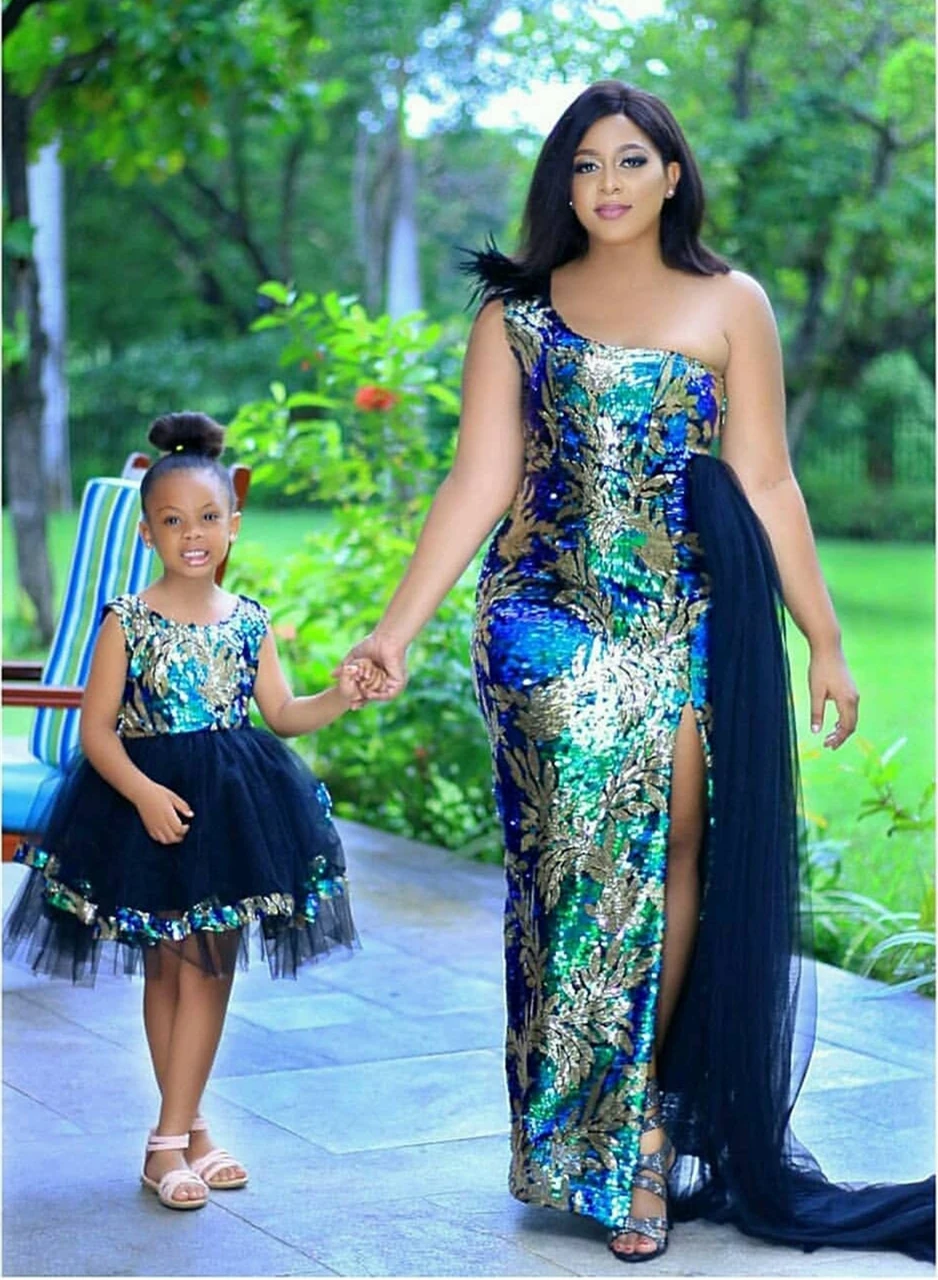 

Latest Popular Factory Price latest African Sequins Lace Fabric tulle Lace Fabric for Christmas party Dresses Winn988n5