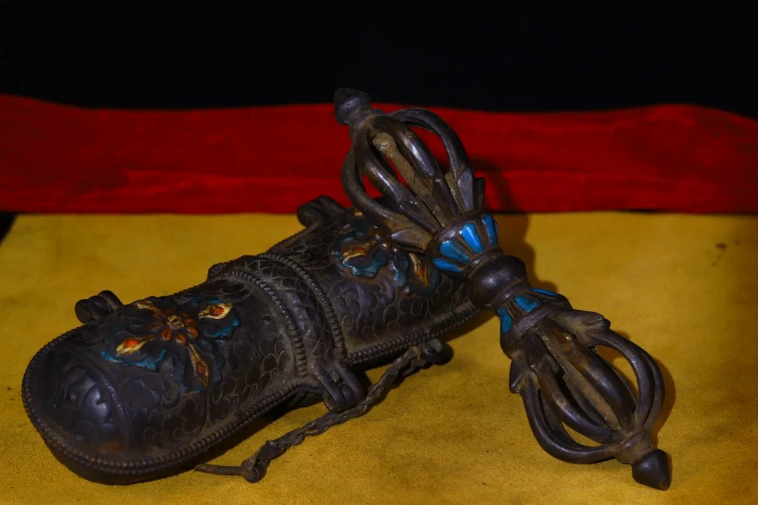 

4"Tibetan Temple Collection Old Bronze Tracing Cinnabar Nine shares Vajra Box set Dharma Ornaments Town House Exorcism