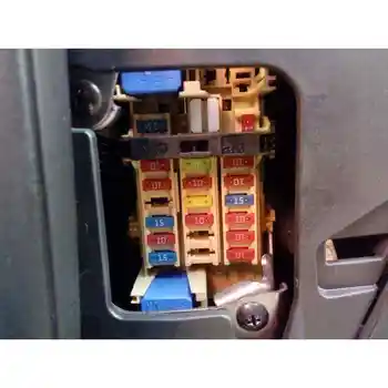 

CASE RELAYS/FUSES NISSAN NOTE