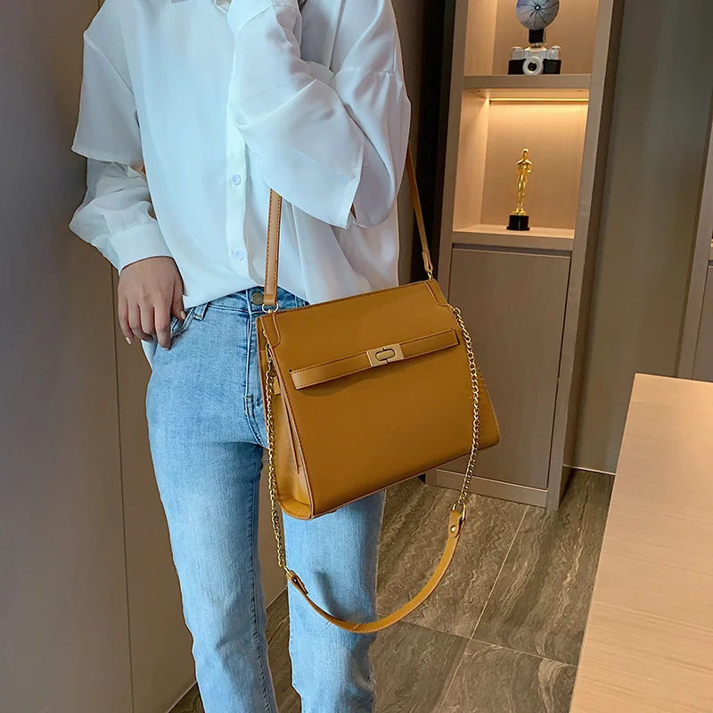 

2019 New Style Bag Autumn And Winter WOMEN'S Bag Simple Large Capacity Bag Document Package Fashion Lock Retro Shoulder Oblique