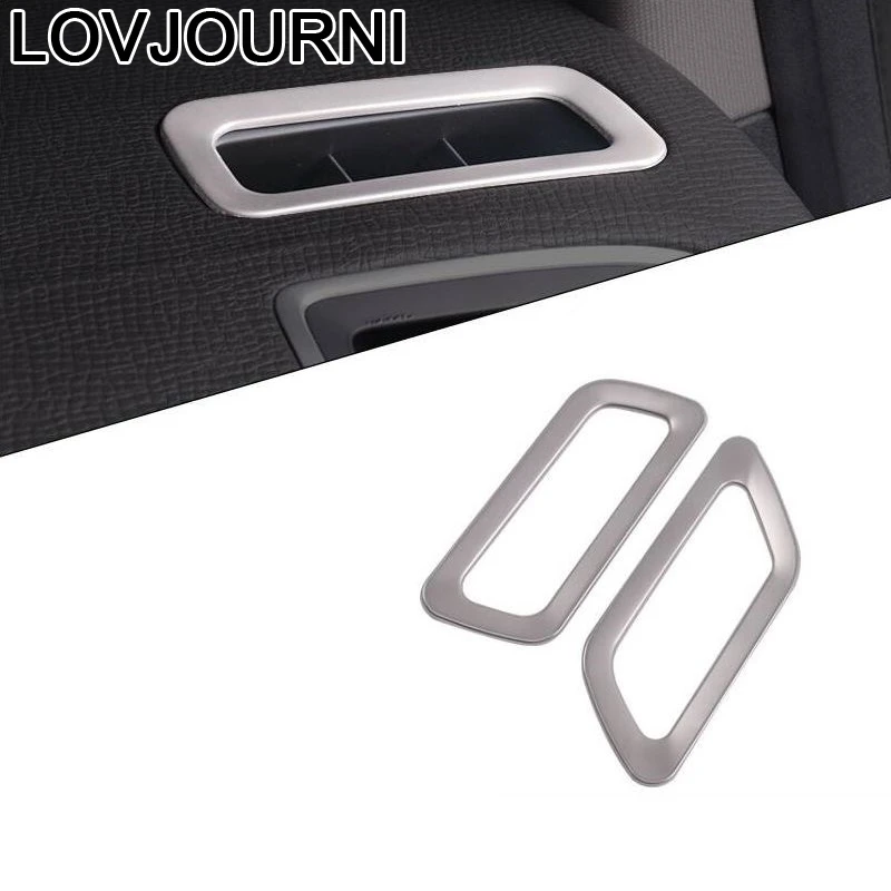 Автомобильная система управления дверными ручками на выходе приборной панели