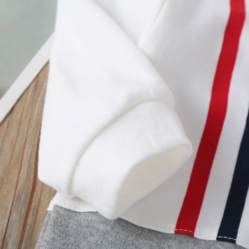 12949793277_1533018471