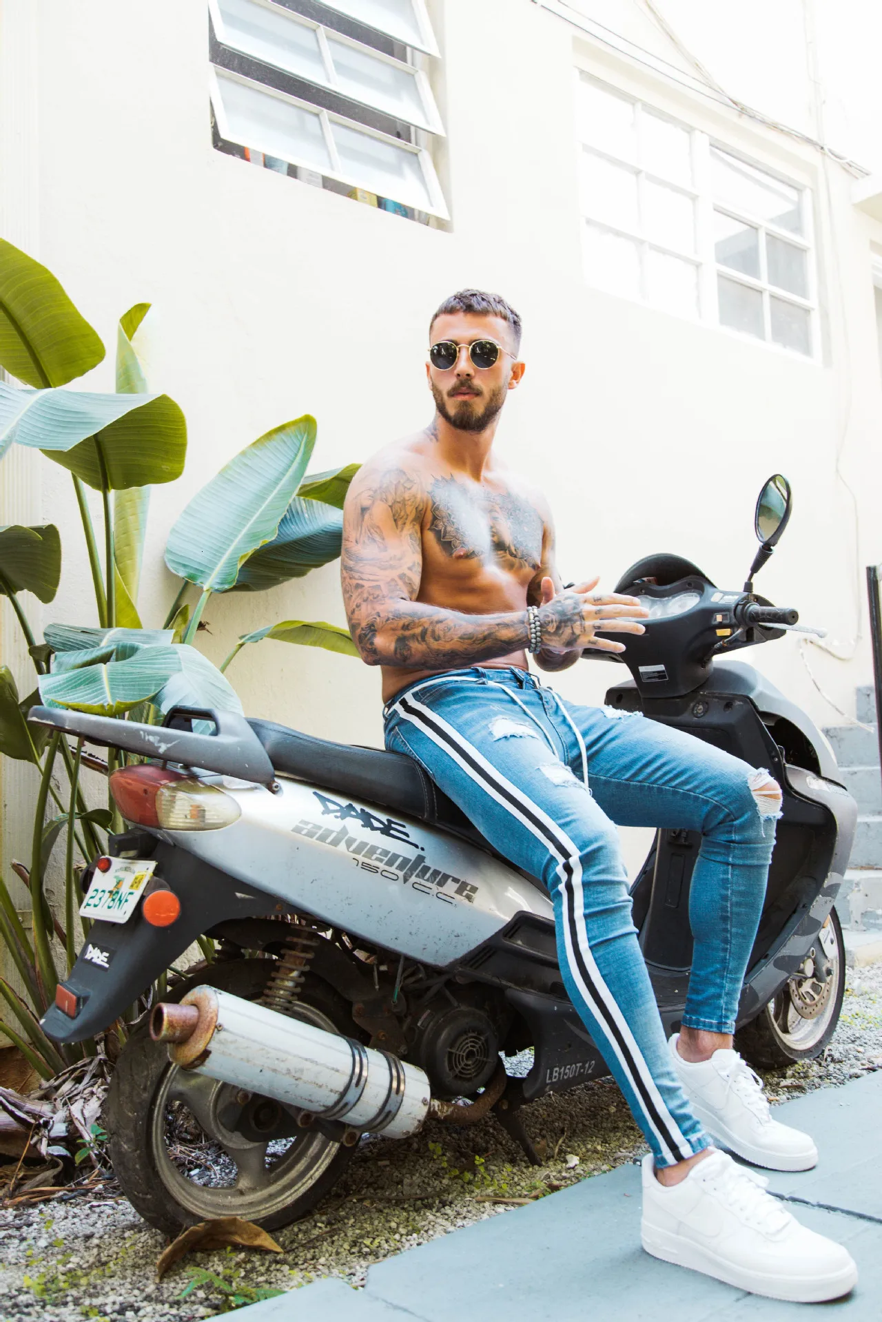 Cheap mens skinny jeans side striped pencil pants biker ripped distressed man denim trousers stretch calas jeans masculina 2019 new