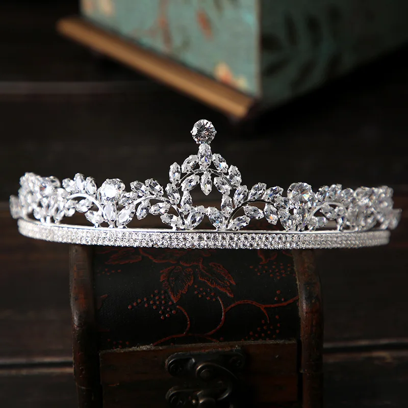 SLBRIDAL стразы из цинкового сплава Стразы кубического циркония свадебные CZ Тиара Свадебные Принцесса Вечерние Корона подружек невесты женские ювелирные изделия