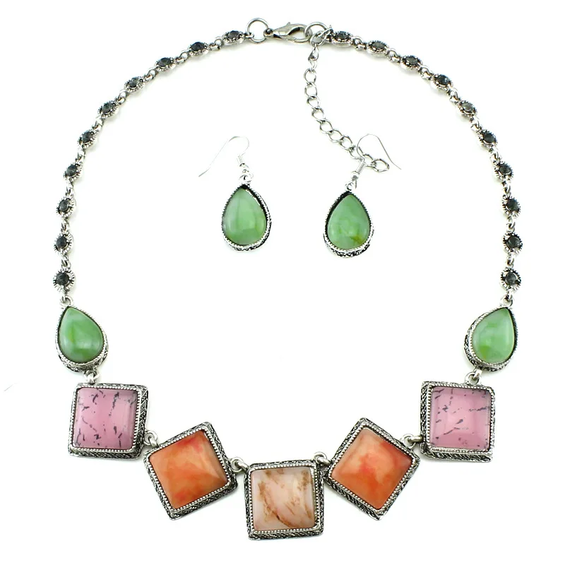 

Hyperbole Square Geometric Pendant Clavicle Chain Necklace&Earrings for Women Crystal Choker Necklace Fashion Boho Jewelry Set