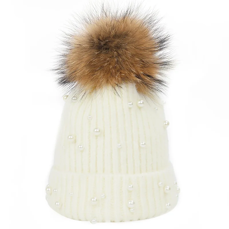 Дамская жемчужина зимняя вязаная шапка с помпонами из натурального меха модная женская уличная теплая хлопковая шапка с помпонами из енота - Цвет: White-1