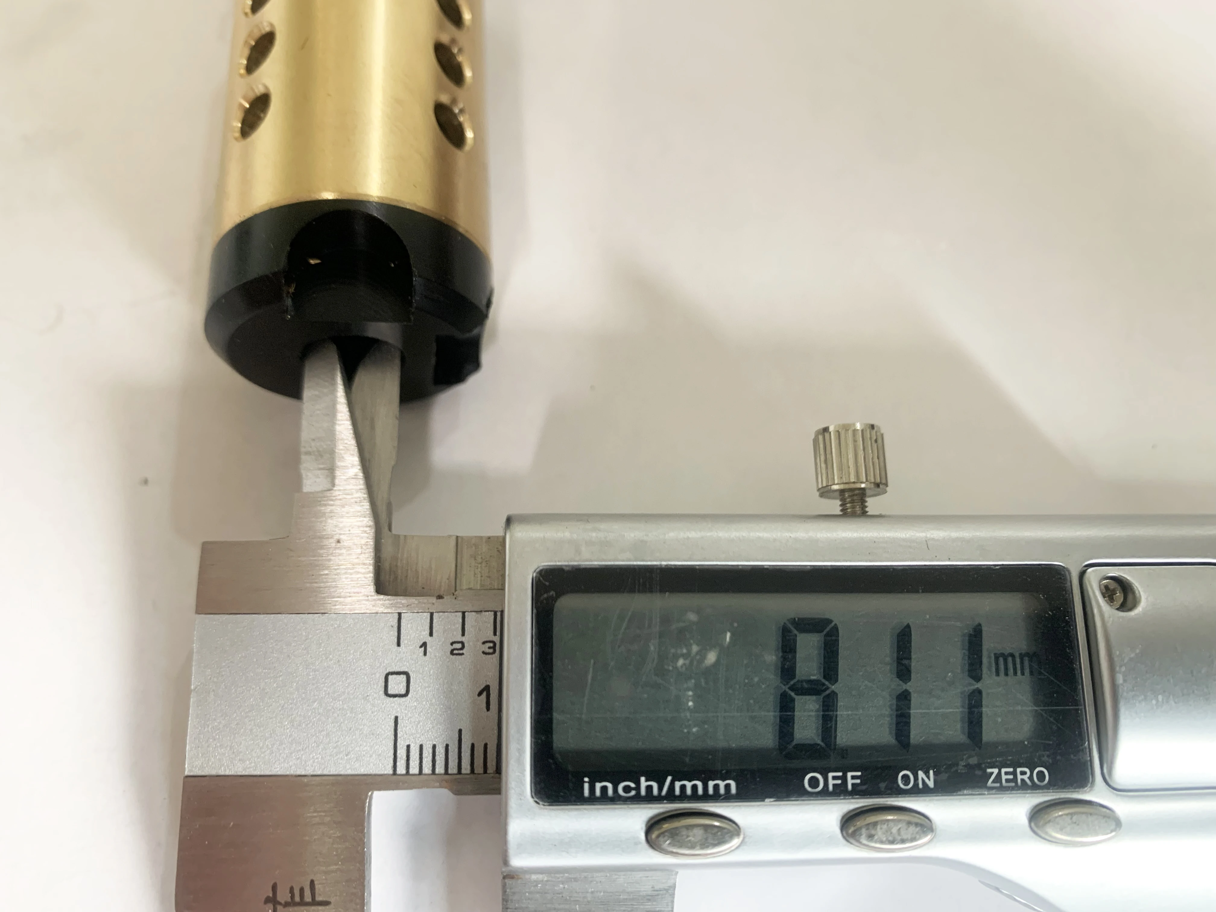 Shan Bao ���� �ܵ��� Ư�� ���Ϸ�Ʈ �˷�̴� �ձ�, �׼����� ��ü ��Ʈ