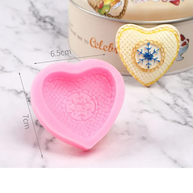 

Embossing Mould Sugar Art Tools Heart Snowflake shaped 3D silicone cake fondant Chocolate Mold cake decoration tool candle mould