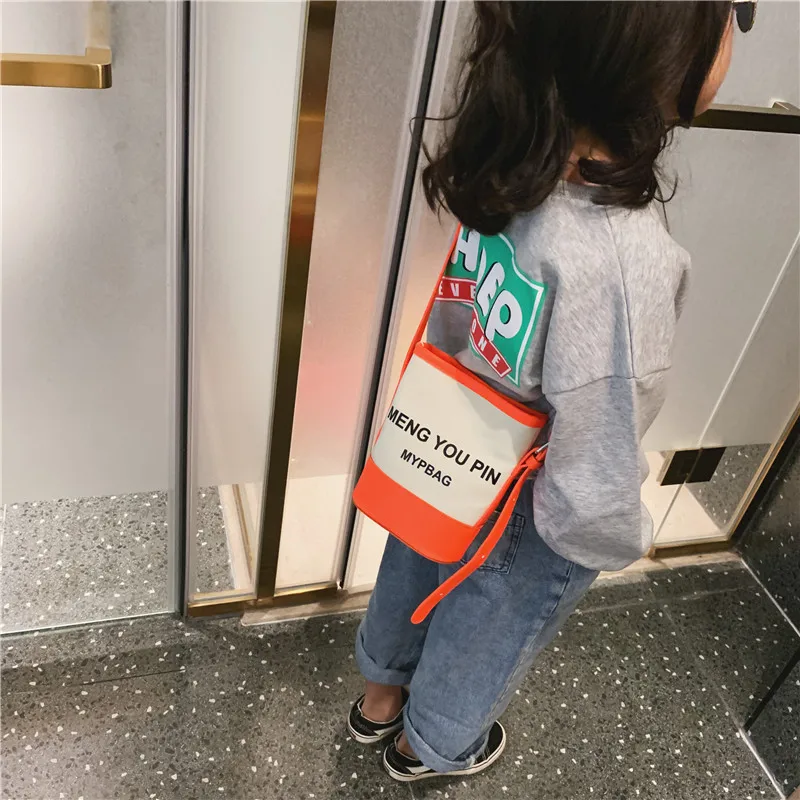 

INS Hot Selling Online Celebrity Catwalk Models Fluorescence Color Olive Children Girls Small Bucket Mini Shoulder Bag Women's