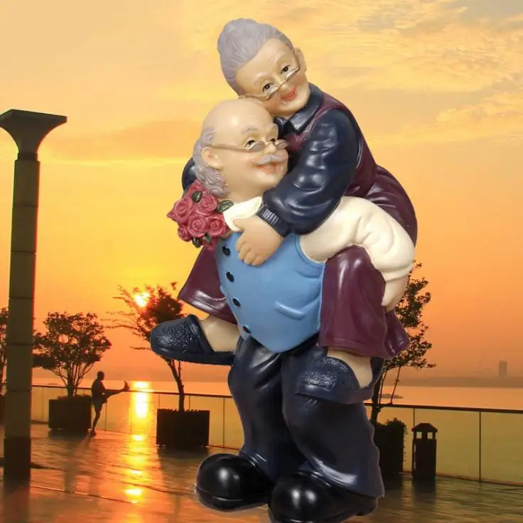 

Creative Europe Grandparents Model Figurines Ornaments Home Decor Love Couple Grandparents Miniature Resin Crafts Wedding Gifts