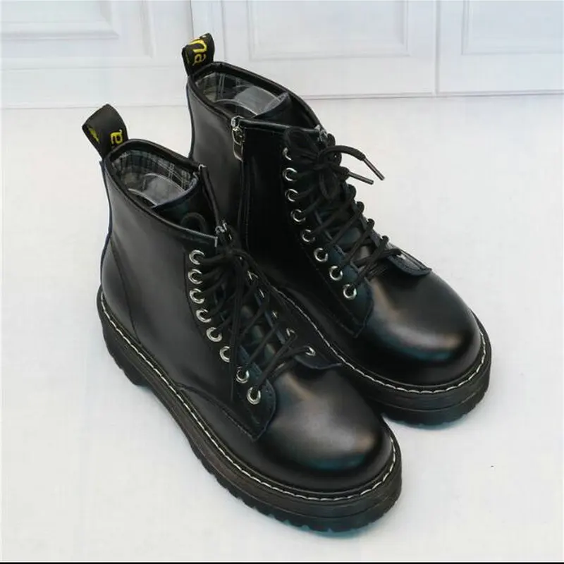 Baratos Botas de combate de plataforma de punta redonda de moda de otoño zapatos de invierno de piel caliente botas cortas para motocicleta UU 63 de mujer