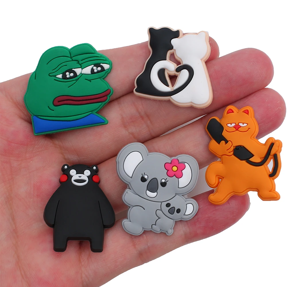 Single Sale 1pcs Animals 22 Types Shoe Charms Accessories Decorations Sad Frog PVC Croc jibz Buckle for Kids Party Xmas Gifts