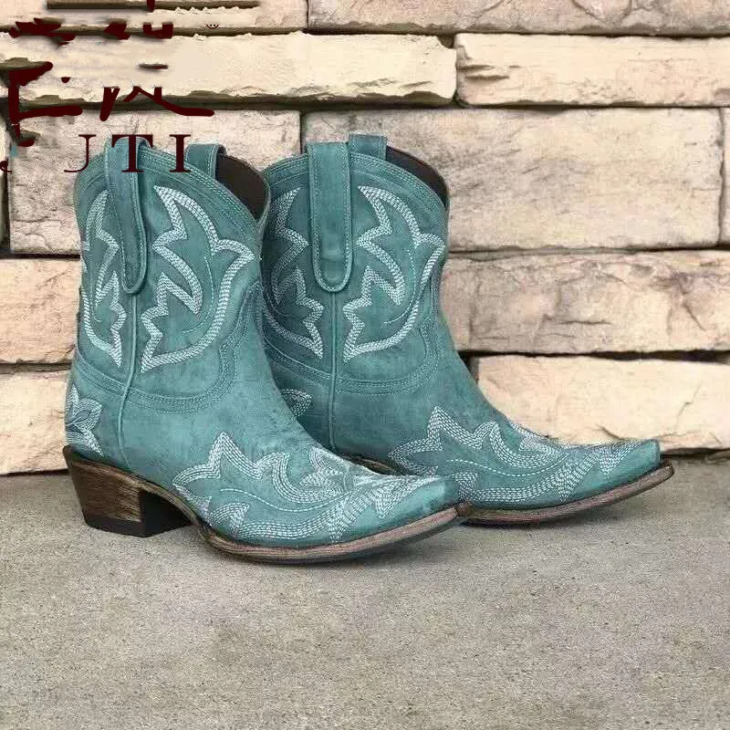 2022 Classic Embroidered Western Cowboy Boots for Women Leather Cowgirl Boots Low Heels Shoes Knee High Woman Boots