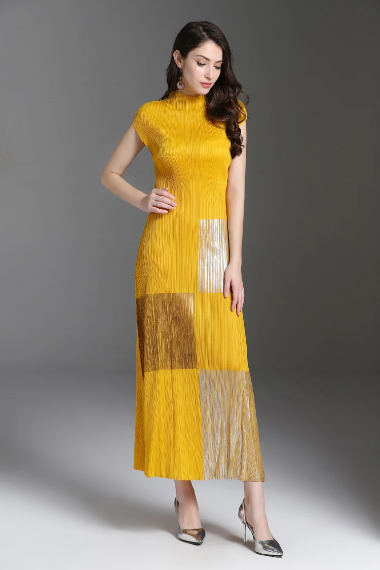 New Summer Gold-stamped Pleated Women's Dresses Miyake Sleeveless Turtleneck Wrinkled Long Dresses Plus Size Dress