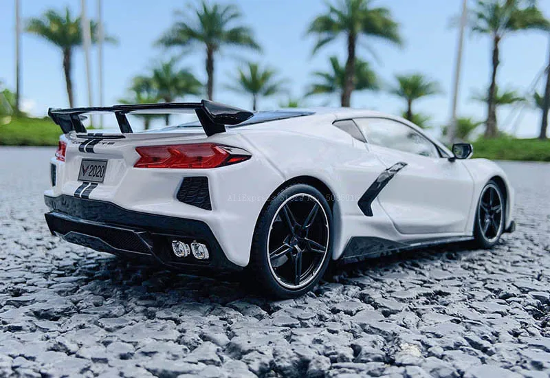 Maisto 1:18 2020 Chevrolet Corvette C8 Stingray Coupe (High Wing) Simulation Sports Car Alloy Retro Car Model Die Casting Model Maisto 1:18 2020 Chevrolet Corvette C8 Stingray Coupe (High Wing) Simulation Sports Car Alloy Retro Car Model Die Casting Model
